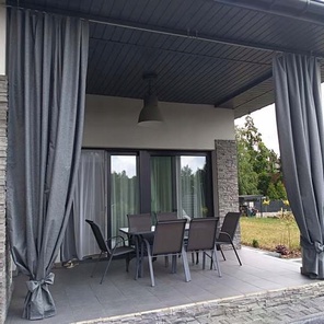 Уличные шторы на петлях в летнюю террасу